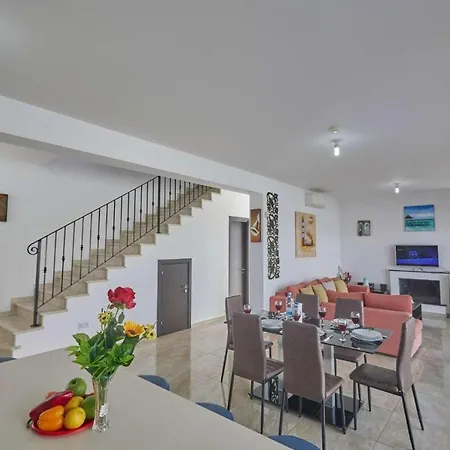 Pearl 18 Protaras